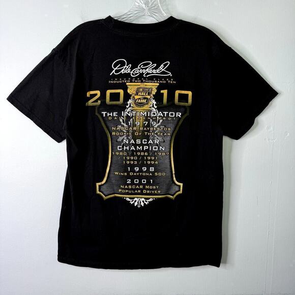 Dale Earnhardt NASCAR 2010 Inagural Class Hall of Fame Graphic T-Shirt Men's M - Picture 8 of 12